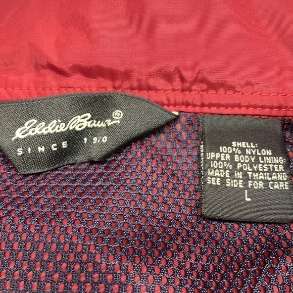 EDDIE Bauer Nylon Shell Windbreaker Packable Hidden Hood Colour Burgundy Large - Picture 3 of 13